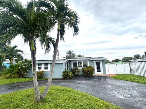 5651 Ne 9th Ave, Oakland Park, FL, 33334-4128 | Card Image