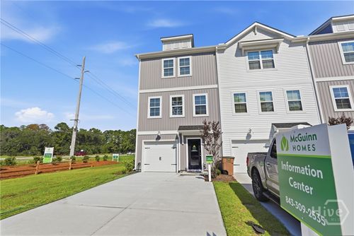 14 Simms Way, Hinesville, GA, 31313-1329 | Card Image