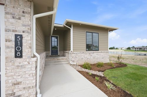 5108 N Highland St, Bel Aire, KS, 67220 | Card Image