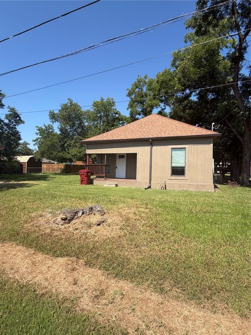 1711 Oriental St, Bonham, TX, 75418-2619 | Card Image