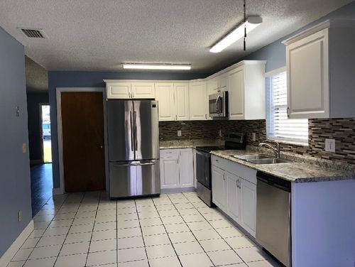 5890 Se Wilsie Dr, Stuart, FL, 34997-8012 | Card Image