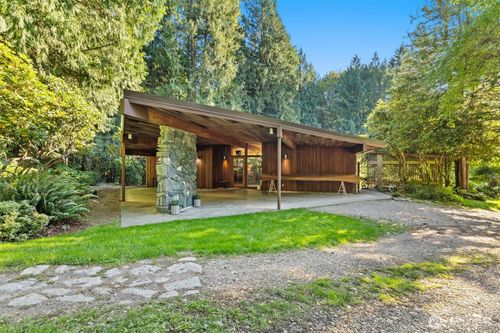 9506 240th Ave Se, Issaquah, WA, 98027-4714 | Card Image