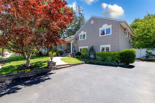 3706 Regent Ln, Wantagh, NY, 11793-1430 | Card Image