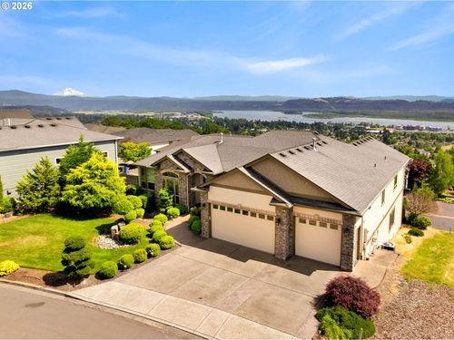742 W Chestnut St, Washougal, WA, 98671-5128 | Card Image
