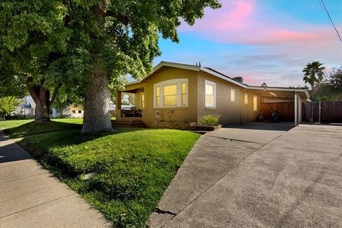 675 Almond St, Yuba City, CA, 95991-4404 | Card Image