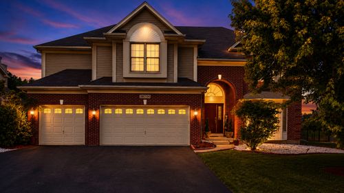 26200 W Chatham Dr, Plainfield, IL, 60585-2340 | Card Image