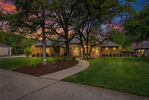 404 Ten Oaks Dr, Georgetown, TX, 78633-5614 | Card Image