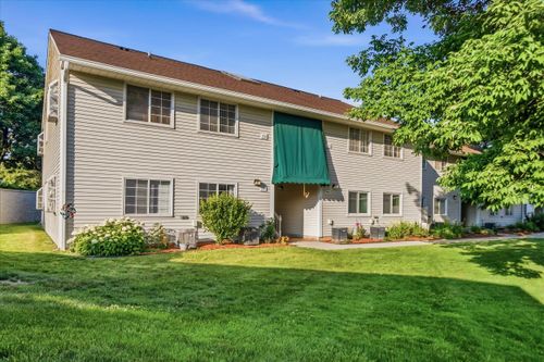 1755 Parknoll Ln, Port Washington, WI, 53074-1129 | Card Image