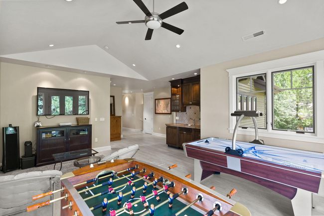 Bonus/Game Room | Image 42
