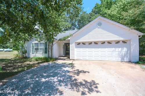 2330 Pigeon Roost Rd, Byhalia, MS, 38611-9213 | Card Image