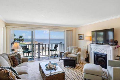apt-3-585 Ocean View Blvd, Pacific Grove, CA, 93950-2648 | Card Image