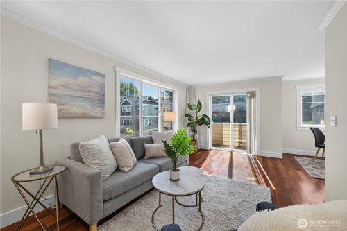 5013 40th Ave Ne, Seattle, WA, 98105-3041 | Card Image