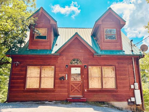 806 Ski View Ln, Sevierville, TN, 37876 | Card Image