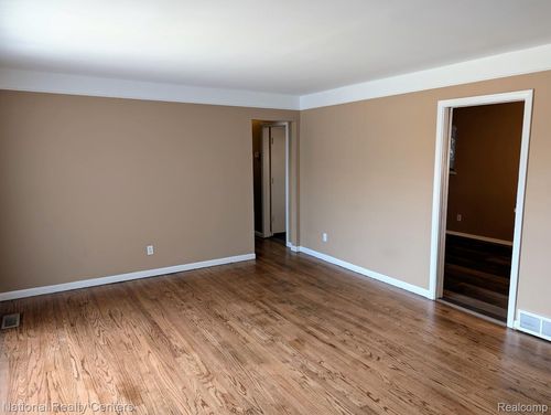 8849 Merriman Rd, Livonia, MI, 48150-3950 | Card Image