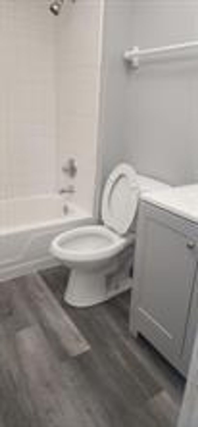 APT-110 - 8020 Colony Cir N, Condo with 2 bedrooms, 2 bathrooms and null parking in Tamarac FL | Image 5