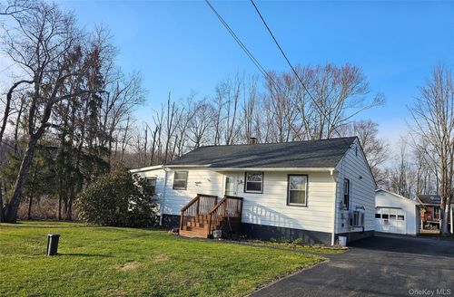1110 Mt Hope Rd, Middletown, NY, 10940-7273 | Card Image