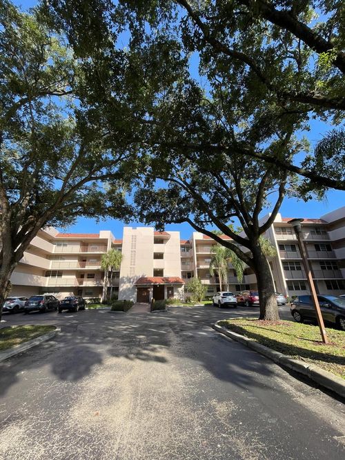303-1811 Sabal Palm Dr, Davie, FL, 33324-5928 | Card Image