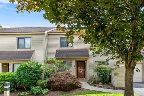 11 Branford Ct, Avon, CT, 06001-4505 | Card Image