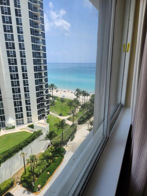1028-19201 Collins Ave, Sunny Isles Beach, FL, 33160-2202 | Card Image