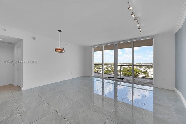APT-1211 - 1 N Ocean Blvd, Condo with 2 bedrooms, 2 bathrooms and null parking in Pompano Beach FL | Image 8