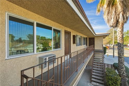 22862 15th St, Newhall, CA, 91321-1501 | Card Image