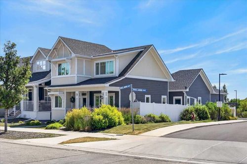 9 Drake Landing Sq, Okotoks, AB, T1S0R4 | Card Image