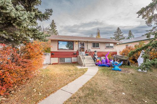4524 73 St Nw, Calgary, AB, T3B2M4 | Card Image