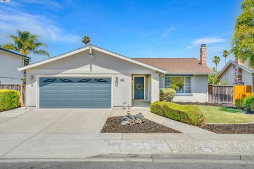 251 Helado Rd, Fremont, CA, 94539-3712 | Card Image