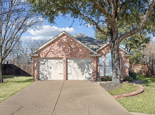 3801 Fairfax Dr, Bedford, TX, 76021-6154 | Card Image