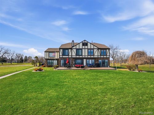 102 Lac Sainte Claire Dr, Saint Clair Shores, MI, 48082-1388 | Card Image