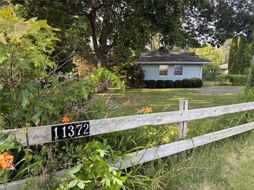 11372 E Lake Rd, North East, PA, 16428-3198 | Card Image