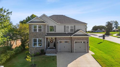 2 Double Crest Dr, Taylors, SC, 29687-4636 | Card Image