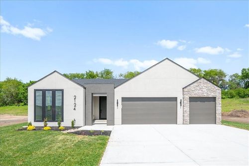 2124 Sw Wheatfield Dr, Lee's Summit, MO, 64082-1408 | Card Image