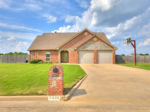 600 Club House Dr, Muskogee, OK, 74403-8643 | Card Image