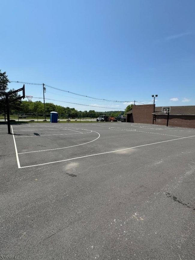 B - 390 Shore Dr, Townhouse with 1 bedrooms, 1 bathrooms and null parking in Montague NJ | Image 11