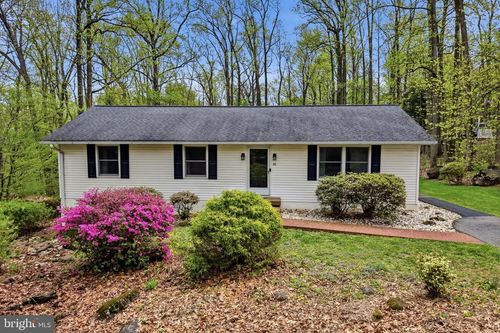 2110 Berry Ln, East Greenville, PA, 18041-2001 | Card Image