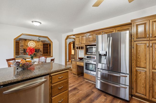 5929 Oxford St N, House other with 4 bedrooms, 4 bathrooms and null parking in Shoreview MN | Image 14