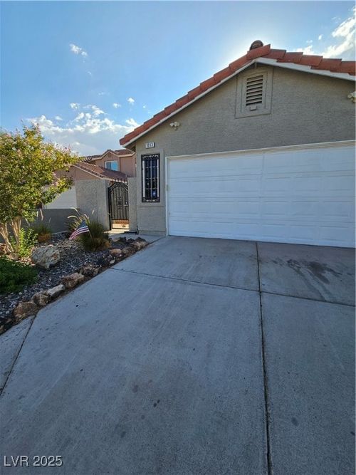 1013 Scenery Cir, Las Vegas, NV, 89128-4046 | Card Image