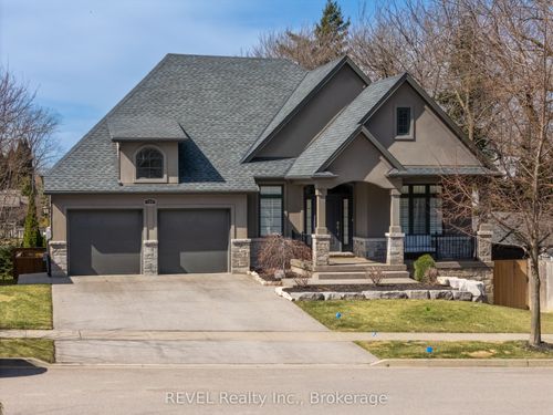 129 Paxton Lane, Niagara Falls, ON, L0S1J0 | Card Image