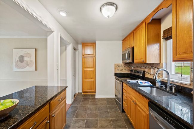 2308 Lambeth Dr, House other with 3 bedrooms, 1 bathrooms and 1 parking in Upper St. Clair PA | Image 10