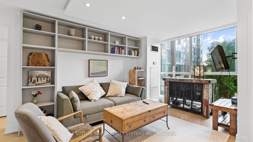 433-22 Southport St, Toronto, ON, M6S4Y9 | Card Image