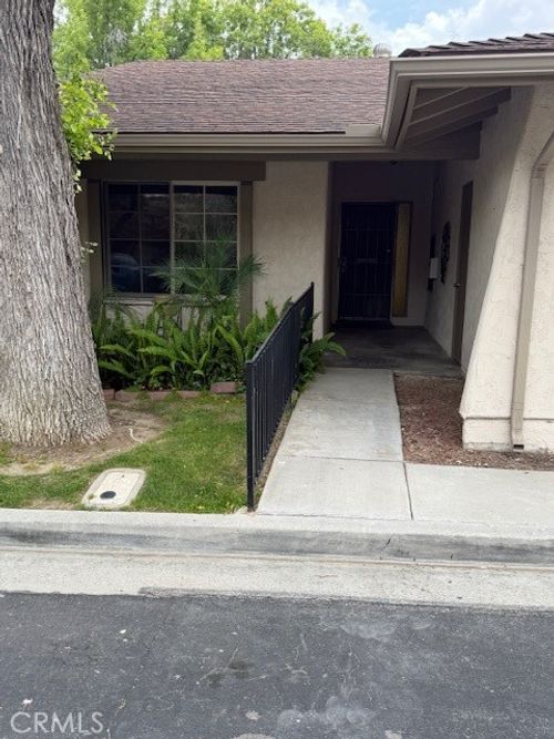 26851 Oak Branch Cir, Newhall, CA, 91321-1454 | Card Image