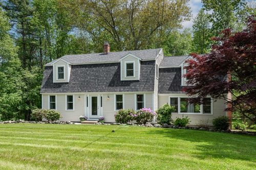 12 Dumbarton Oaks, Stratham, NH, 03885-2107 | Card Image