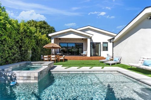 11956 Collins St, Valley Village, CA, 91607-1804 | Card Image