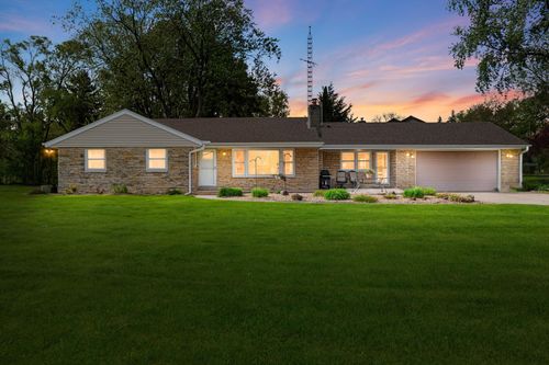 12610 W Saint Marys Dr, New Berlin, WI, 53151-8272 | Card Image