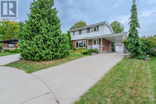 19 Carmen Ave, Hamilton, ON, L8V2H5 | Card Image