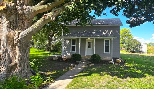 214 E Center St, Seymour, IL, 61875-8524 | Card Image