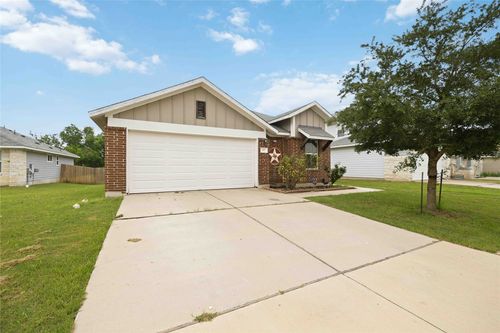 107 Saranac Dr, Elgin, TX, 78621-2059 | Card Image