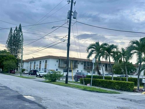 apt-202-415 Ne 2nd St, Hallandale Beach, FL, 33009-4309 | Card Image