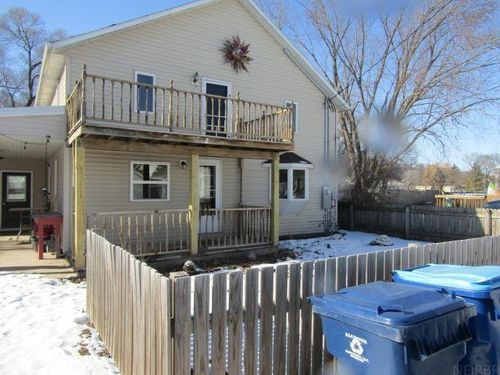 814 S 3rd Ln, Guttenberg, IA, 52052-9013 | Card Image